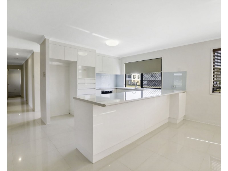 27 Gunsynd Street, Ooralea QLD 4740