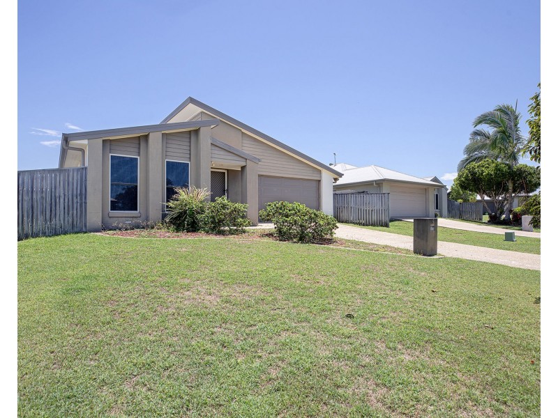 3 Peregian Court, Blacks Beach QLD 4740