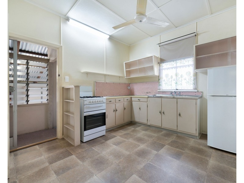 38 Wardrop Street, West Mackay QLD 4740