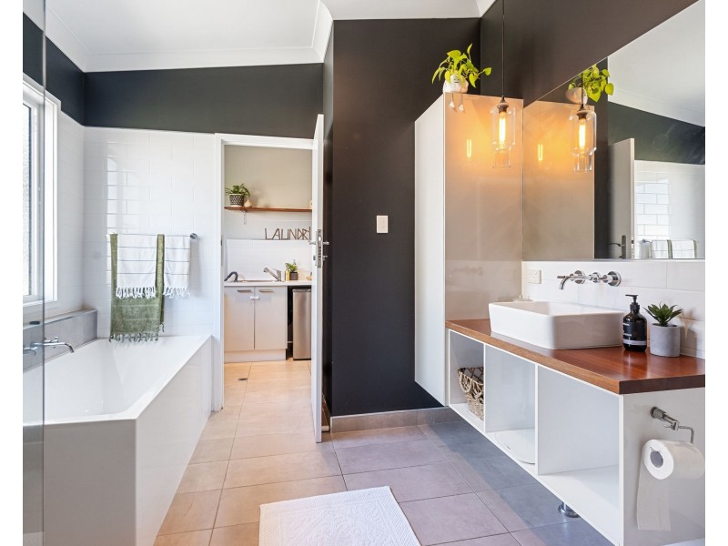 52 Perry Street, West Mackay QLD 4740