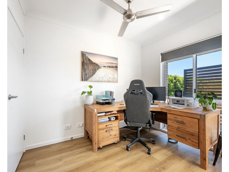 33 Thorn Avenue, Rural View QLD 4740