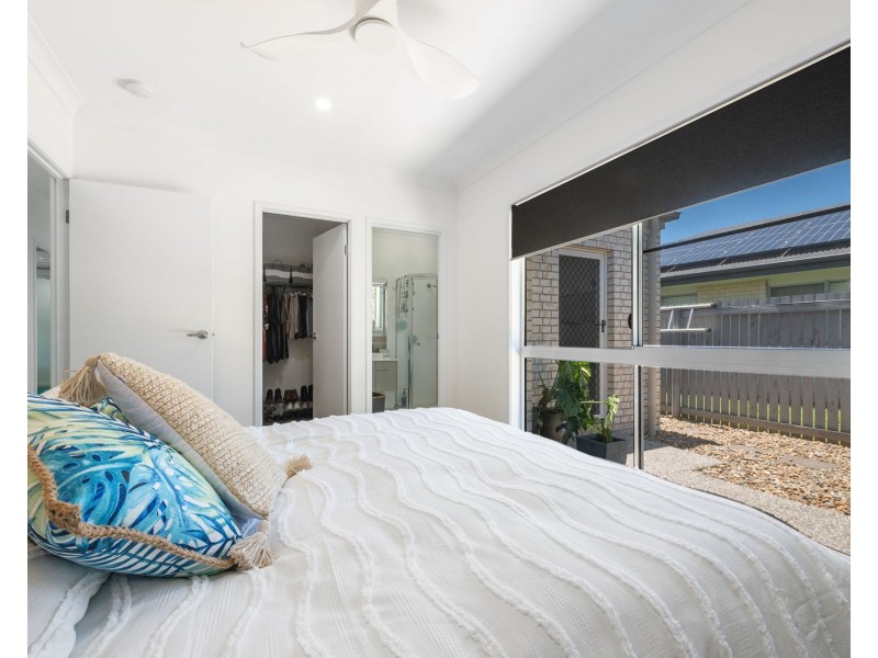 33 Thorn Avenue, Rural View QLD 4740