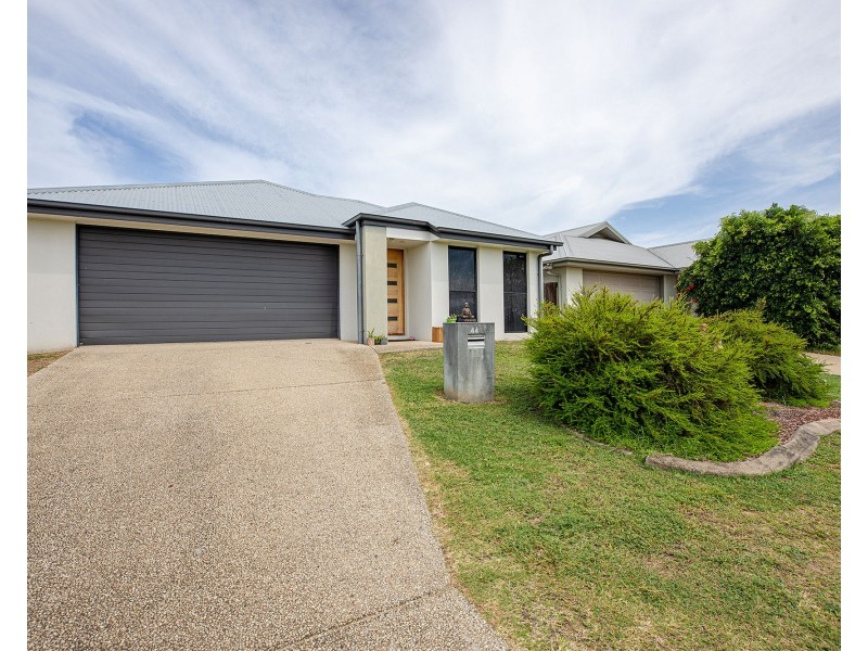 44 Coogee Terrace, Blacks Beach QLD 4740