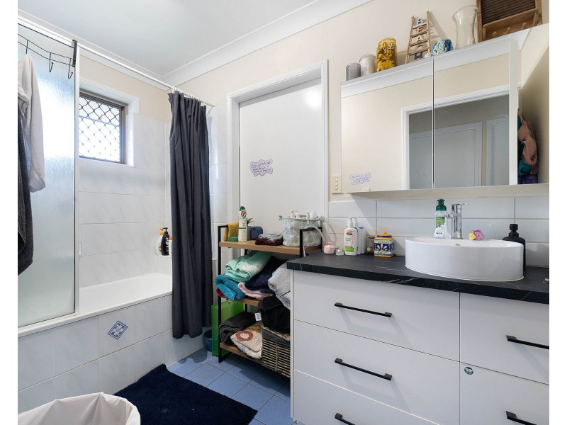10 Freeman Avenue, Slade Point QLD 4740