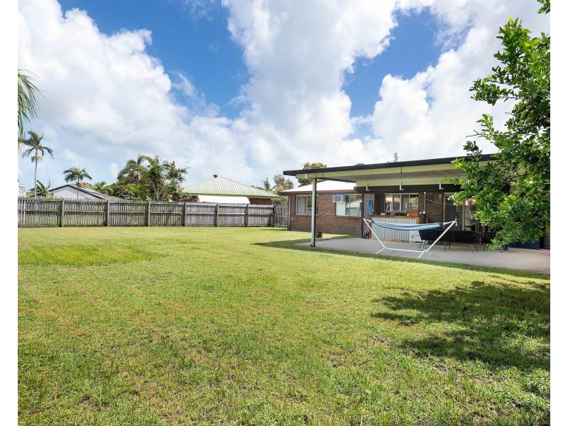 10 Freeman Avenue, Slade Point QLD 4740