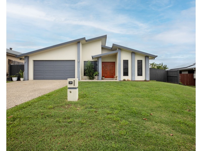 19 James Cook Drive, Rural View QLD 4740