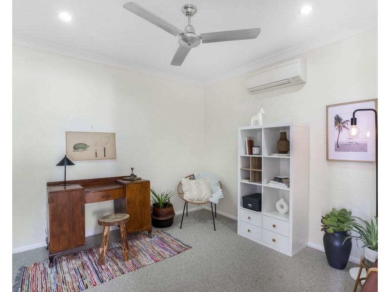 19 James Cook Drive, Rural View QLD 4740