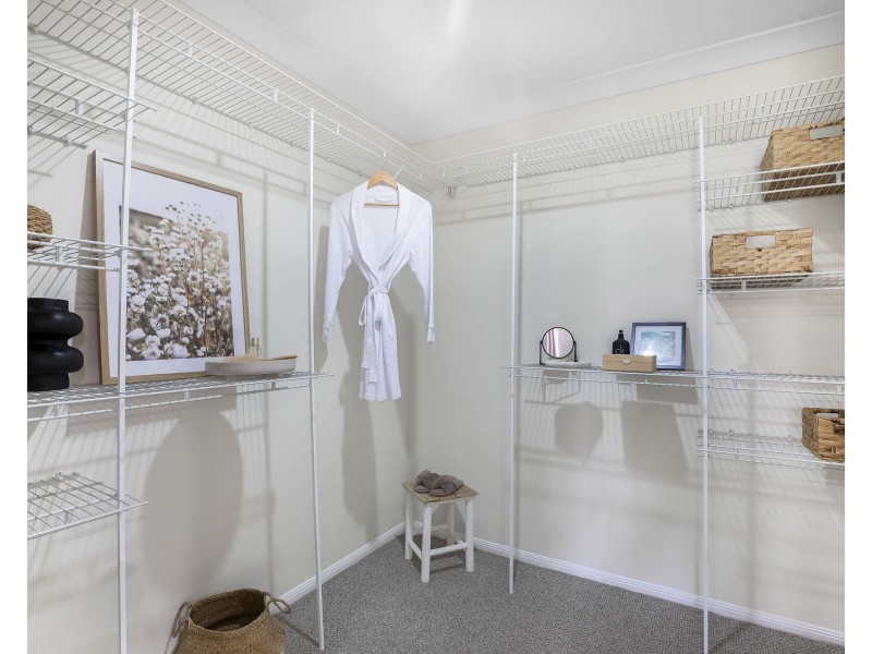 19 James Cook Drive, Rural View QLD 4740