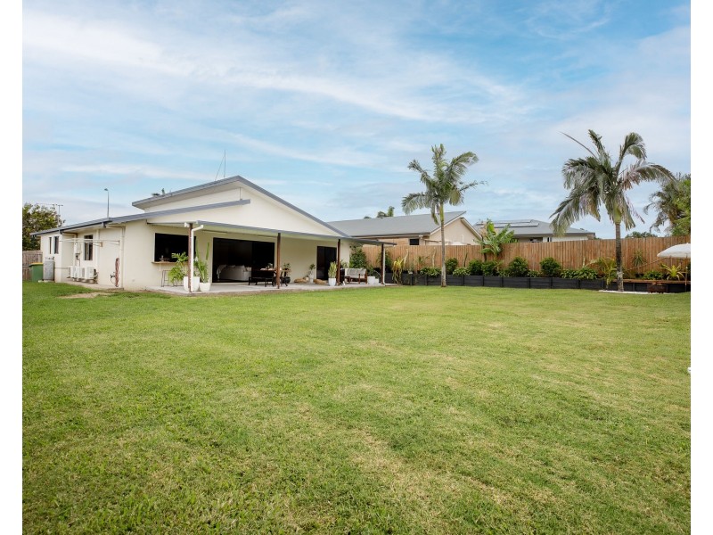 19 James Cook Drive, Rural View QLD 4740