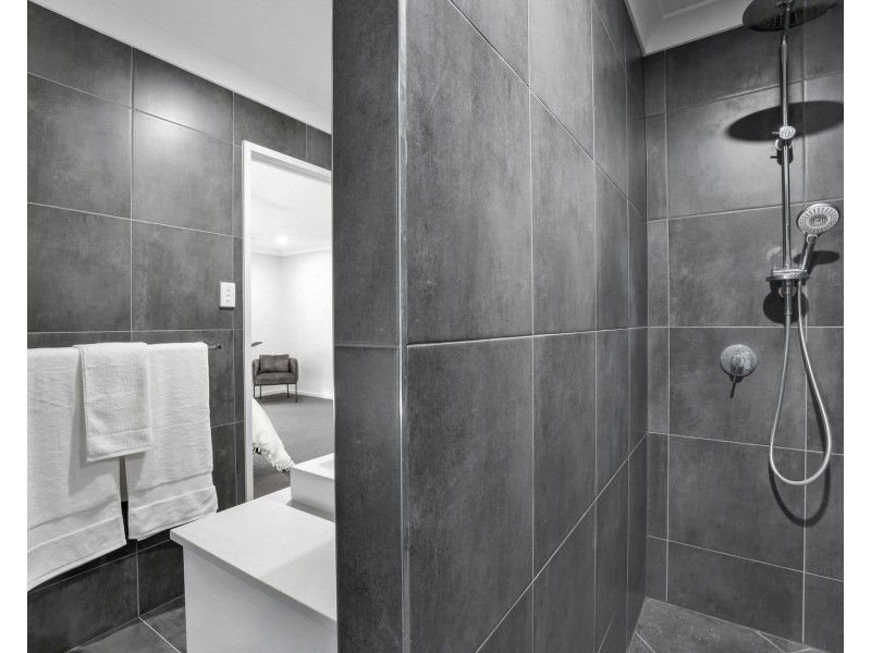 22 Devereux Street, Rural View QLD 4740