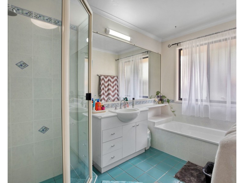 6 Talara Court, Rural View QLD 4740