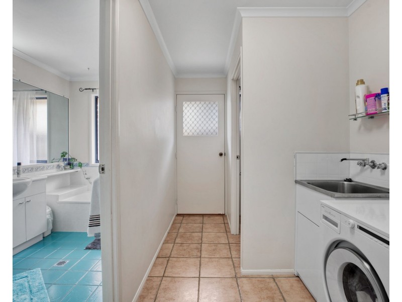 6 Talara Court, Rural View QLD 4740