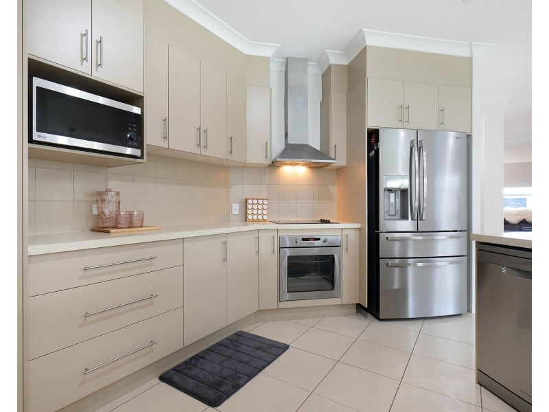 9 Fiona Court, Mount Pleasant QLD 4740