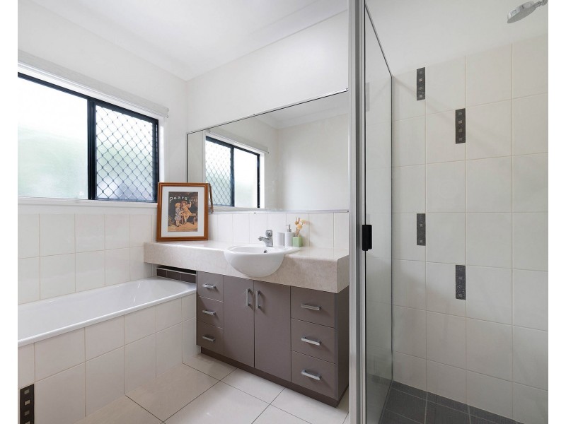 9 Fiona Court, Mount Pleasant QLD 4740