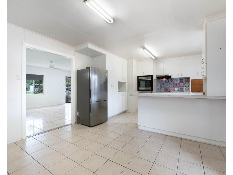 10 Upton Avenue, Andergrove QLD 4740