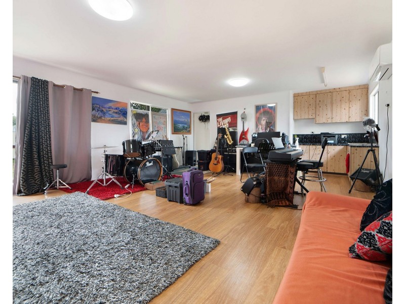 10 Upton Avenue, Andergrove QLD 4740