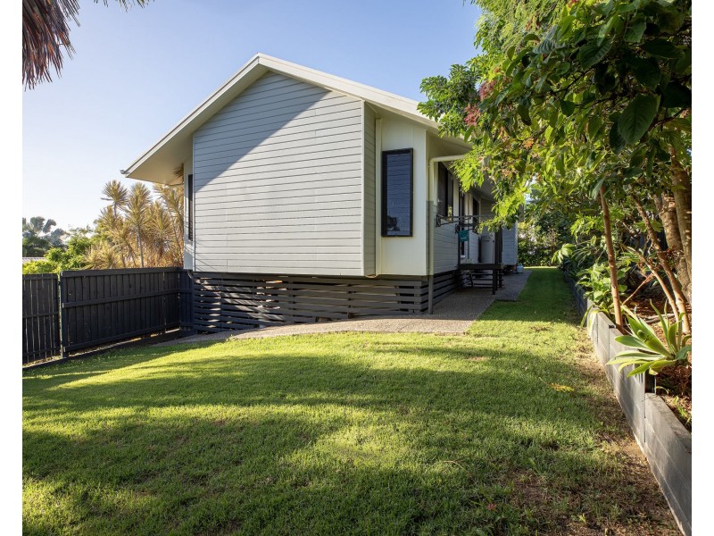 4 Cedar Court, Eimeo QLD 4740