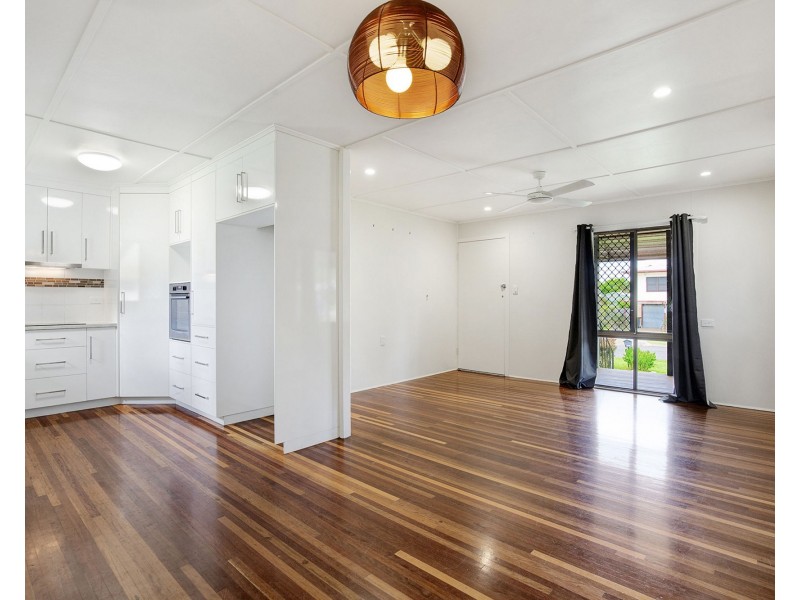 4 Roberts Avenue, North Mackay QLD 4740