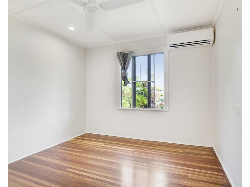 4 Roberts Avenue, North Mackay QLD 4740