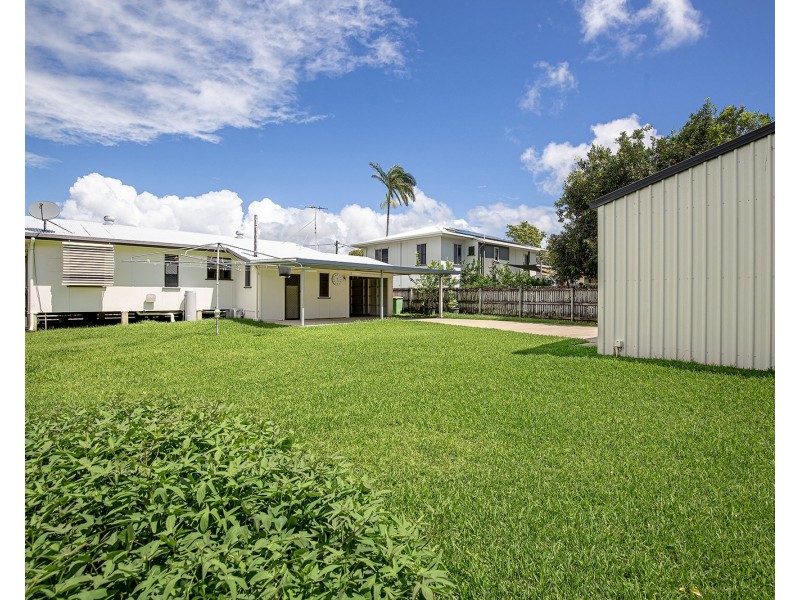 4 Roberts Avenue, North Mackay QLD 4740