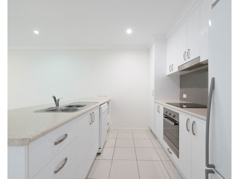 2/47a Holland Street, West Mackay QLD 4740