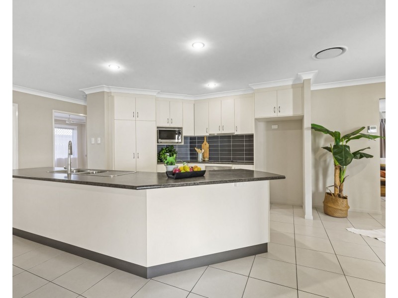 21 Sharp Street, Rural View QLD 4740