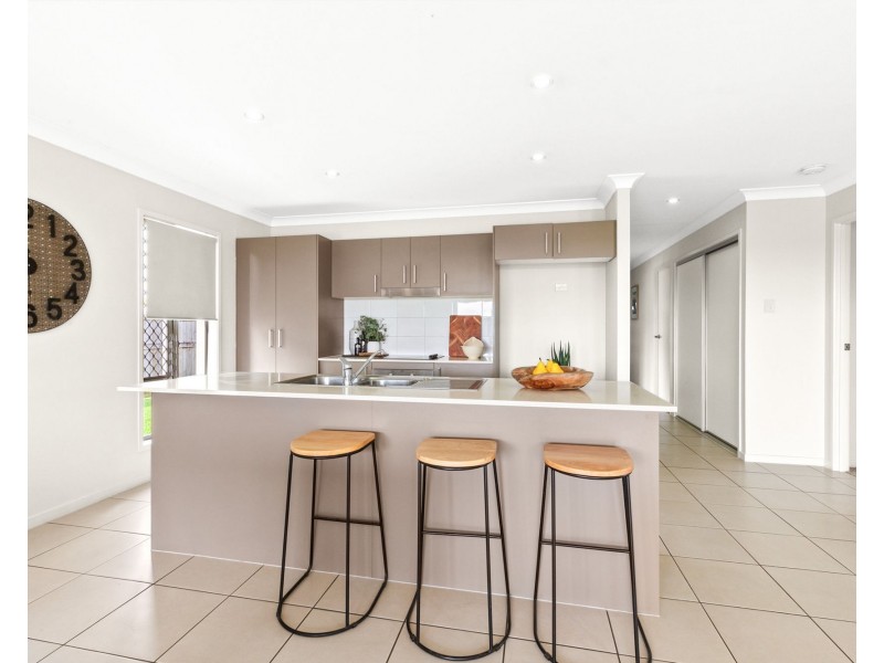 6 Parklane Crescent, Beaconsfield QLD 4740