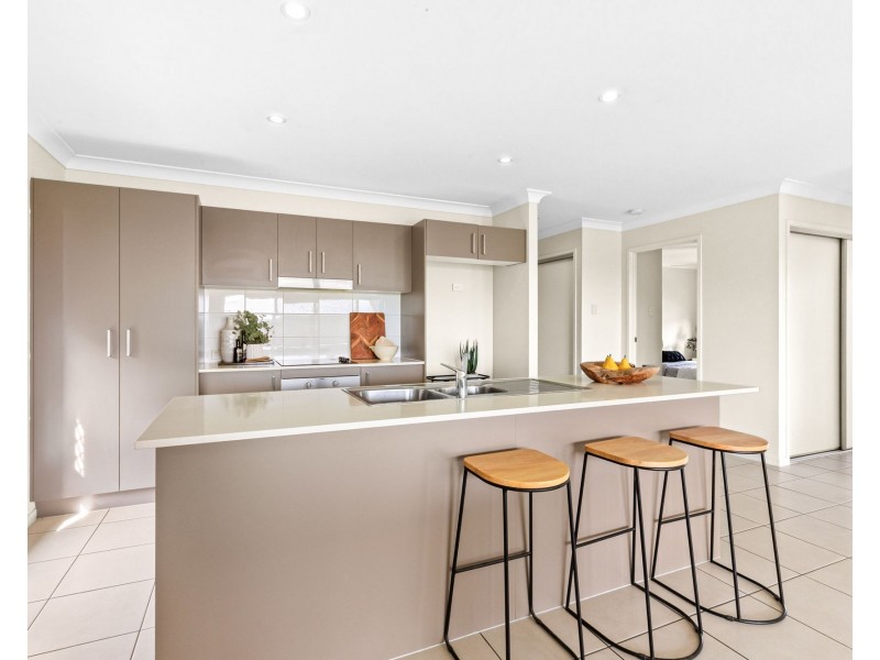6 Parklane Crescent, Beaconsfield QLD 4740