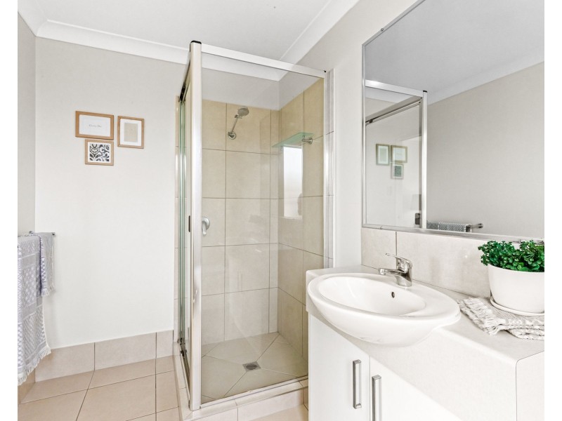 6 Parklane Crescent, Beaconsfield QLD 4740