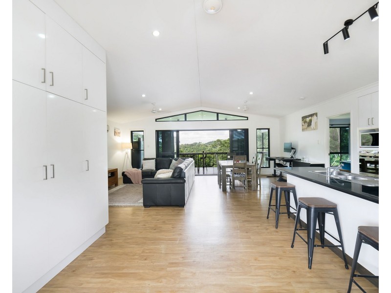 2 Bayview Drive, Habana QLD 4740