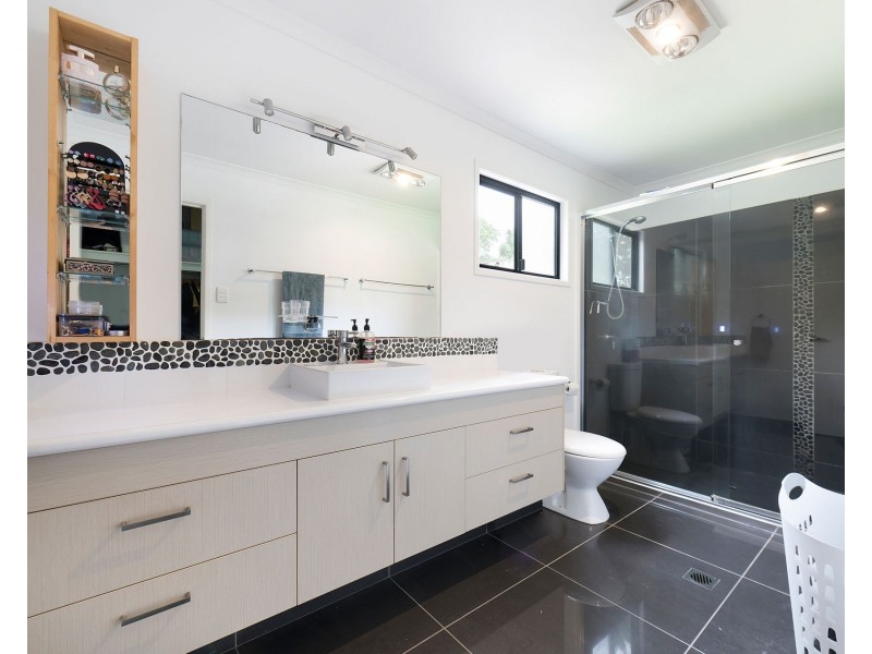 2 Bayview Drive, Habana QLD 4740