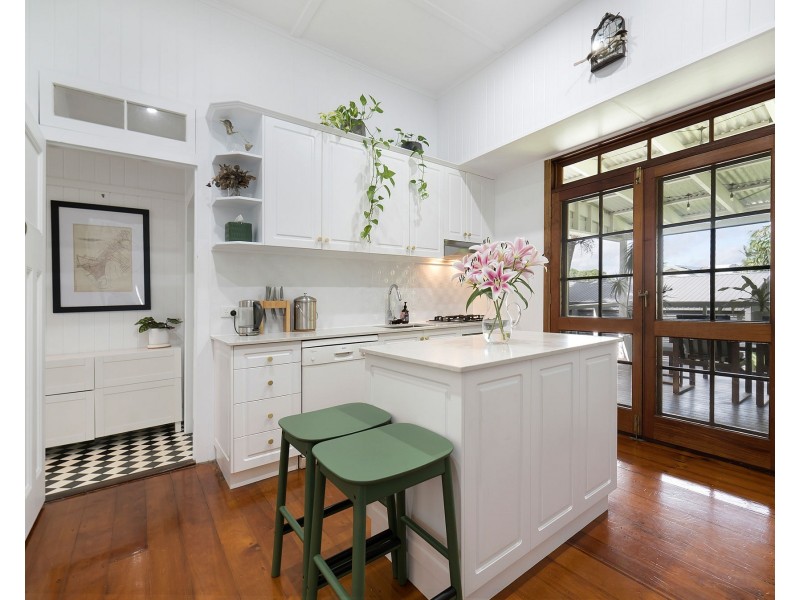 15 Taylor Street, West Mackay QLD 4740