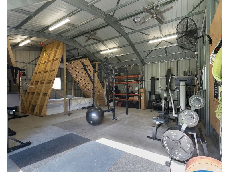 15 Taylor Street, West Mackay QLD 4740