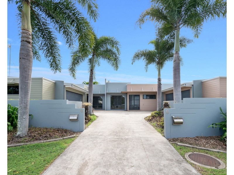 1&2/6 Whitehaven Drive, Blacks Beach QLD 4740