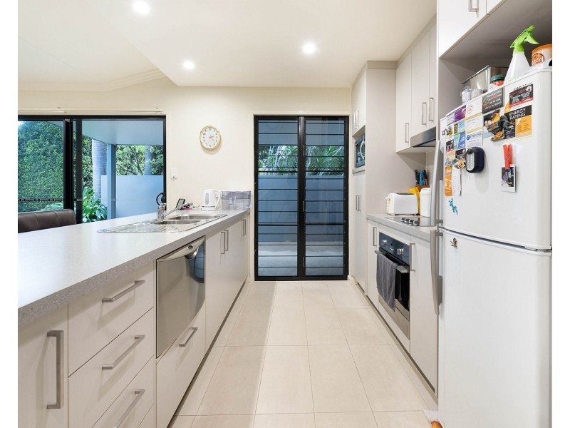 1&2/6 Whitehaven Drive, Blacks Beach QLD 4740