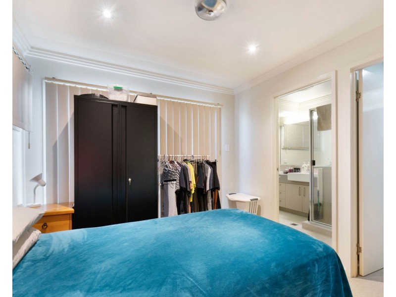 1&2/6 Whitehaven Drive, Blacks Beach QLD 4740