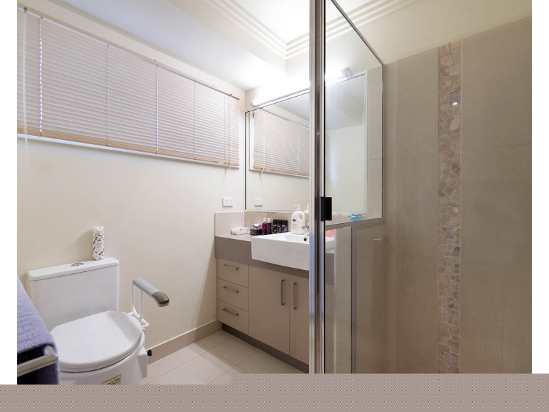 1&2/6 Whitehaven Drive, Blacks Beach QLD 4740