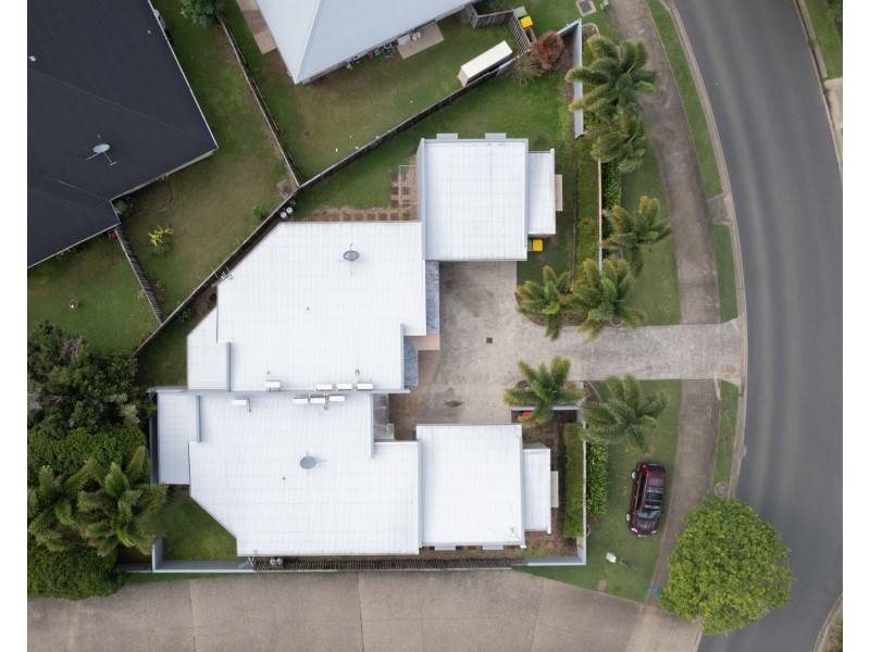 1&2/6 Whitehaven Drive, Blacks Beach QLD 4740