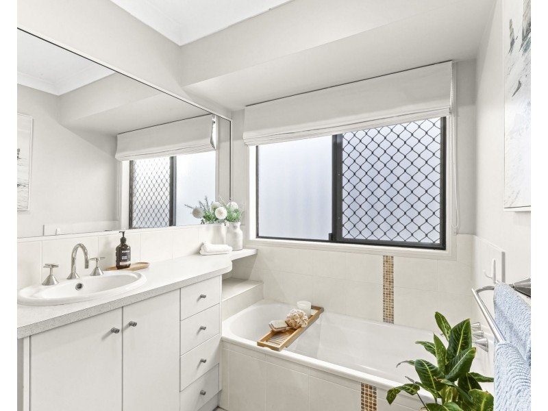 5 Rake Court, Andergrove QLD 4740