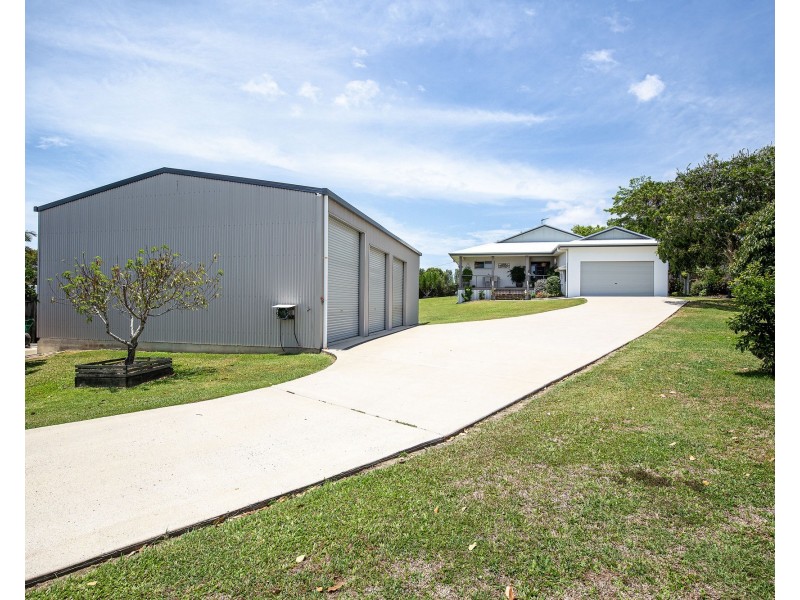 6 Sunset Place, Eimeo QLD 4740