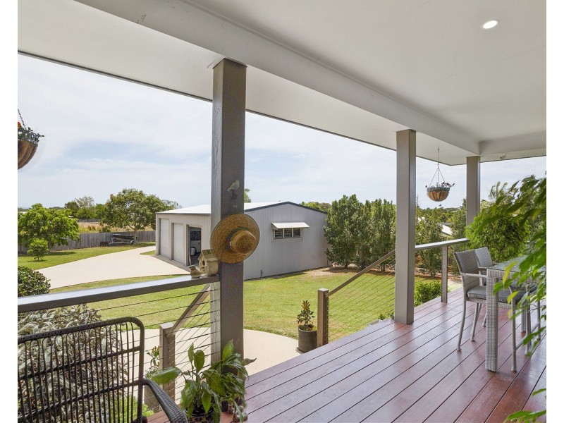 6 Sunset Place, Eimeo QLD 4740