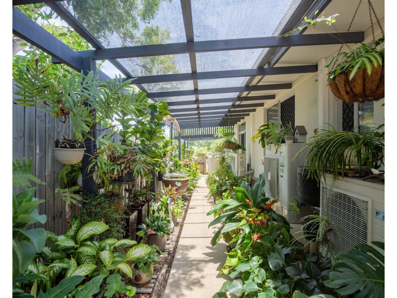 6 Sunset Place, Eimeo QLD 4740