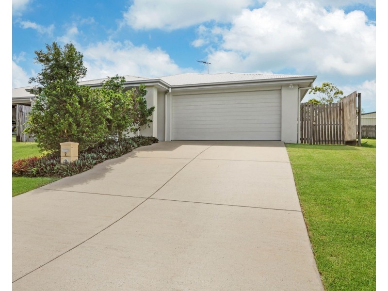 7 Parklane Crescent, Beaconsfield QLD 4740