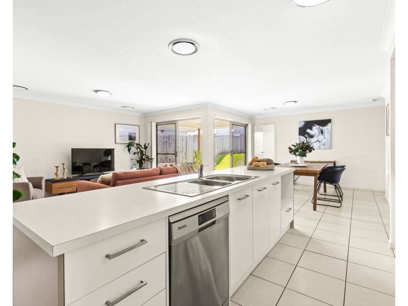 7 Parklane Crescent, Beaconsfield QLD 4740