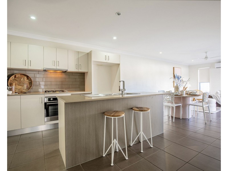 11B Westaway Crescent, Andergrove QLD 4740