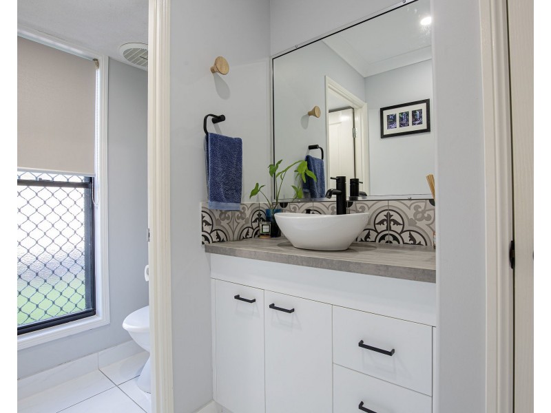 18 Bonsai Court, Glenella QLD 4740