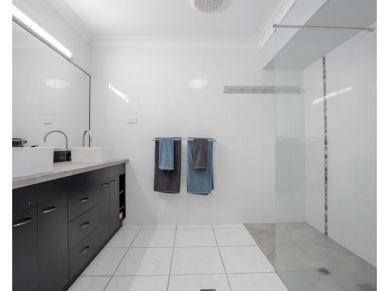 18 Bonsai Court, Glenella QLD 4740