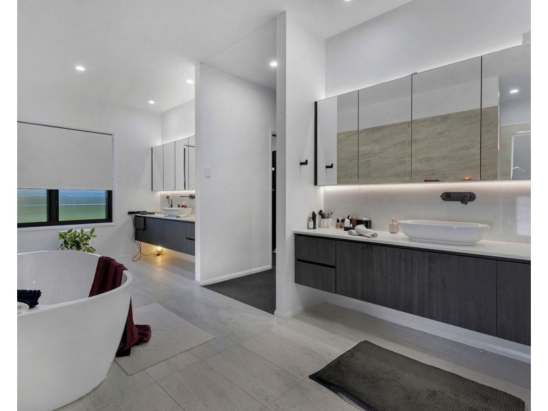 17 Parkedge Avenue, Richmond QLD 4740