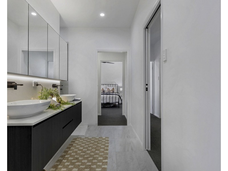 17 Parkedge Avenue, Richmond QLD 4740