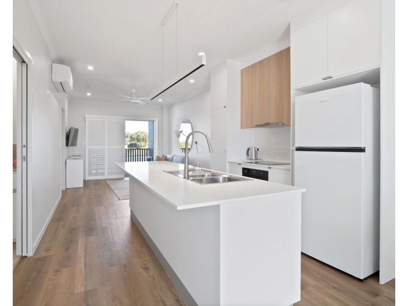 8/10 Michigan Way, Andergrove QLD 4740
